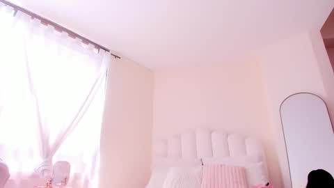 Snapshot of evelyn_coelloo chatting on 11-26-25, 04:19 Eve online show from 11-26-25, 04:19