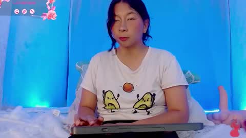Snapshot of evelyn_flores1 chatting on 02-18-26, 03:13 online show from 02-18-26, 03:13
