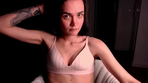 Snapshot of evelyn_gg chatting on 11-05-25, 11:49 Evelyn online show from 11-05-25, 11:49