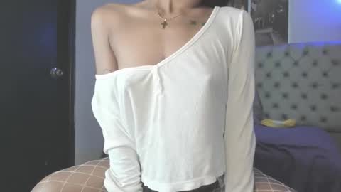 Snapshot of evelyn_jones__ chatting on 10-08-25, 12:47 evelyn_jones__ online show from 10-08-25, 12:47