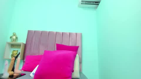 Snapshot of evelyn_morgan1 chatting on 01-10-26, 01:18 evelyn_morgan1 online show from 01-10-26, 01:18