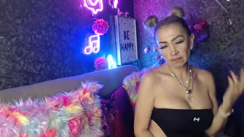 EvelynaGrey online show from 01-18-25, 09:24