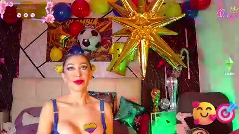 Snapshot of evelynagrey chatting on 06-18-26, 04:35 EvelynaGrey online show from 06-18-26, 04:35