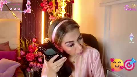 Snapshot of evelynagrey chatting on 07-15-26, 03:06 EvelynaGrey online show from 07-15-26, 03:06