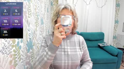 Evelyn online show from 01-06-25, 04:58