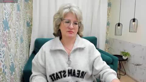 Evelyn online show from 04-15-26, 05:14