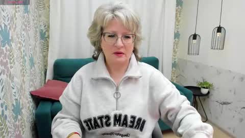 Evelyn online show from 04-20-26, 05:10