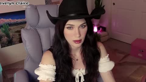 Evelyn Claire online show from 03-21-26, 06:18