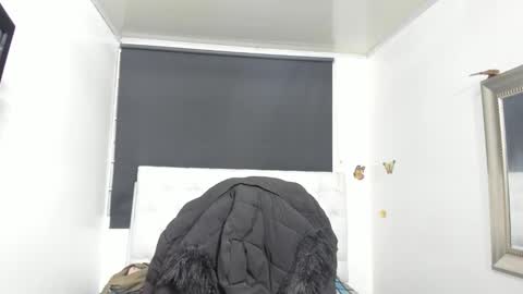 Snapshot of evelynesex chatting on 10-16-25, 02:56 Evelyne online show from 10-16-25, 02:56