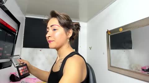 Evelyne online show from 03-12-26, 04:18