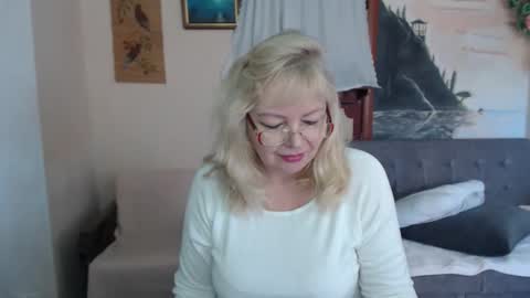 BarbaraBlondy online show from 11-14-25, 08:02