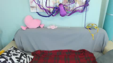 Everly online show from 12-05-24, 04:09