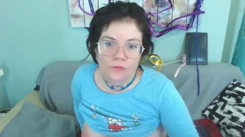 Everly online show from 12-25-24, 07:56