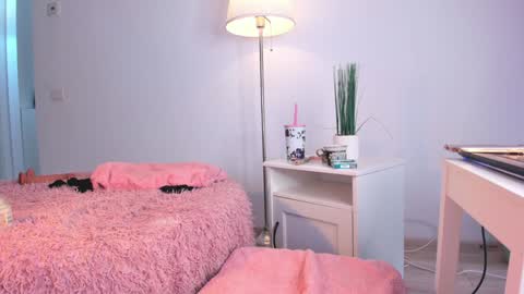 Snapshot of eves_bodyxxx chatting on 12-23-24, 09:59 Sensation Body online show from 12-23-24, 09:59