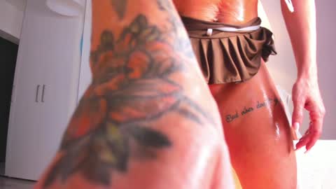 Snapshot of eves_bodyxxx chatting on 01-31-25, 06:46 Sensation Body online show from 01-31-25, 06:46