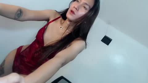 Snapshot of eves_candy chatting on 01-18-25, 07:17 Chloe mae online show from 01-18-25, 07:17