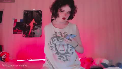 Snapshot of evevalentine_ chatting on 05-15-26, 09:00 Eva online show from 05-15-26, 09:00