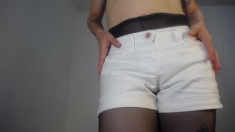 Snapshot of evi_kitty chatting on 02-28-25, 05:15 Evi online show from 02-28-25, 05:15