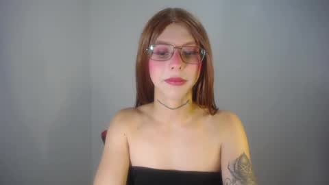 Snapshot of evi_kitty chatting on 03-05-25, 11:49 Evi online show from 03-05-25, 11:49