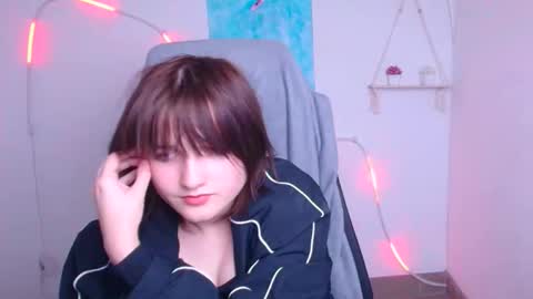 Evie online show from 01-12-26, 01:00