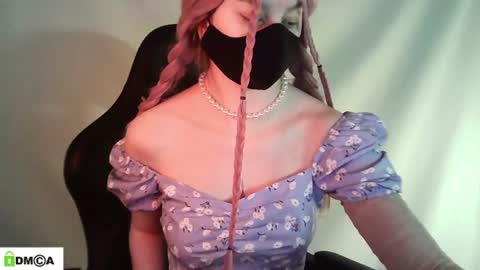 Snapshot of evie_muna chatting on 06-22-26, 02:57 Renesme White Im here from Monday to Friday online show from 06-22-26, 02:57