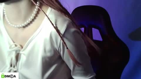 Snapshot of evie_muna chatting on 07-06-26, 01:35 Renesme White Im here from Monday to Friday online show from 07-06-26, 01:35