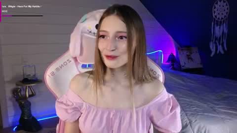 Snapshot of evie_rosen chatting on 06-29-26, 09:37 Evie online show from 06-29-26, 09:37