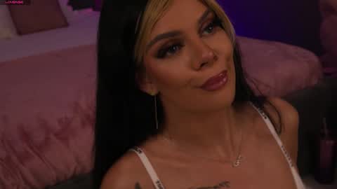 Snapshot of evieebliss chatting on 03-17-26, 10:07 EvieeBliss online show from 03-17-26, 10:07