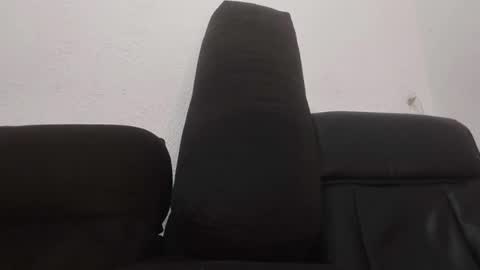 Snapshot of evilwhitegirl chatting on 10-23-25, 11:14 Melina online show from 10-23-25, 11:14