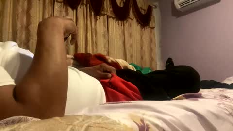 Snapshot of evnybaby chatting on 11-24-25, 12:43 evnybaby online show from 11-24-25, 12:43