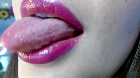 Snapshot of evolethmontenegros chatting on 12-19-24, 03:40 Evoleth online show from 12-19-24, 03:40