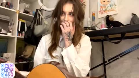 evva_avve_ online show from 11-19-25, 10:10