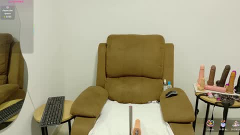 Snapshot of evvaa_moon chatting on 05-22-26, 12:44 evvaa_moon online show from 05-22-26, 12:44