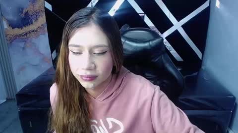 Snapshot of evy_lux_v chatting on 12-13-25, 08:25 Hi Stream 1000pm to 600am online show from 12-13-25, 08:25