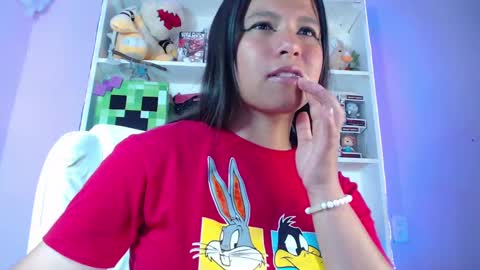 Snapshot of evybubbles_ chatting on 12-23-24, 04:50 Im Evy online show from 12-23-24, 04:50