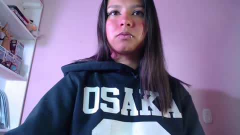 Snapshot of evybubbles_ chatting on 02-06-25, 06:56 Im Evy online show from 02-06-25, 06:56