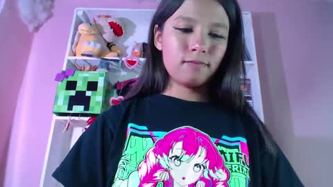 Snapshot of evybubbles_ chatting on 03-09-25, 01:25 Im Evy online show from 03-09-25, 01:25