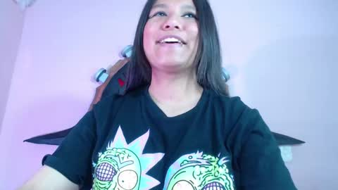 Snapshot of evybubbles_ chatting on 09-23-25, 04:54 Im Evy online show from 09-23-25, 04:54