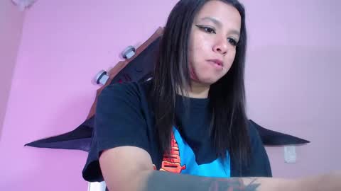 Snapshot of evybubbles_ chatting on 10-01-25, 05:41 Im Evy online show from 10-01-25, 05:41