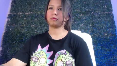Snapshot of evybubbles_ chatting on 04-24-26, 05:37 Im Evy online show from 04-24-26, 05:37