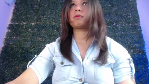 Snapshot of evybubbles_ chatting on 05-04-26, 04:47 Im Evy online show from 05-04-26, 04:47