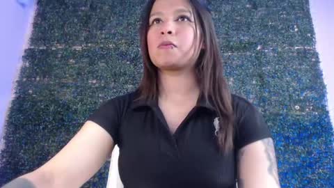 Snapshot of evybubbles_ chatting on 05-11-26, 05:43 Im Evy online show from 05-11-26, 05:43
