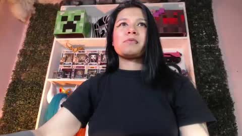 Snapshot of evybubbles_ chatting on 06-26-26, 02:05 Im Evy online show from 06-26-26, 02:05