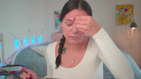 ewelynscott online show from 10-20-25, 10:05