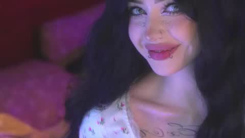 Snapshot of ex_angel chatting on 01-08-26, 09:17 Alyson online show from 01-08-26, 09:17