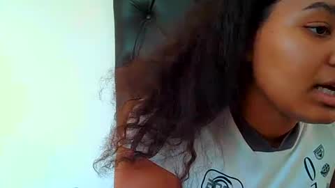 Snapshot of exclusivecourtney chatting on 06-12-26, 05:28 courtney online show from 06-12-26, 05:28