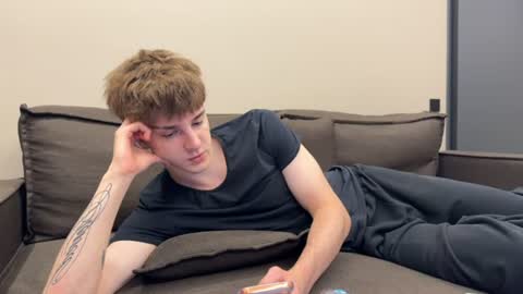 Snapshot of exclusiveflexboy chatting on 06-19-26, 10:35 exclusiveflexboy online show from 06-19-26, 10:35