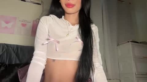 Snapshot of exoo_exoo_07 chatting on 11-25-25, 03:17 Angela online show from 11-25-25, 03:17