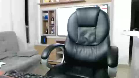 Snapshot of exotic_dude chatting on 01-15-26, 05:12 camilo online show from 01-15-26, 05:12