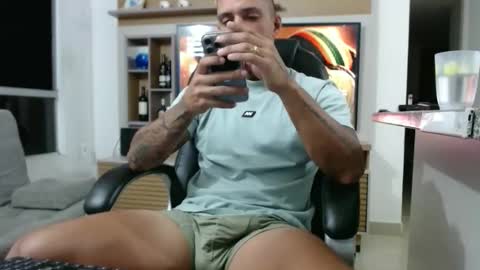 Snapshot of exotic_dude chatting on 03-18-26, 12:47 camilo online show from 03-18-26, 12:47